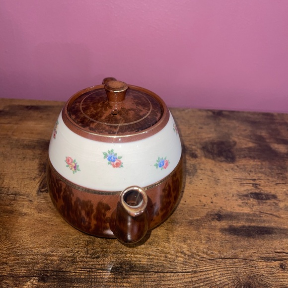 Tea Pot - Picture 4 of 10